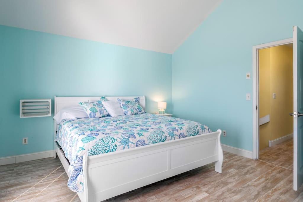 Pool Haven Ocean View Villa Oak Island Bagian luar foto