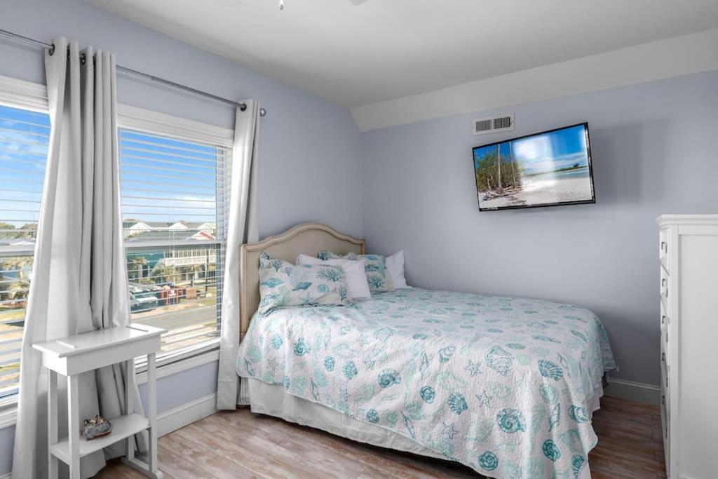 Pool Haven Ocean View Villa Oak Island Bagian luar foto