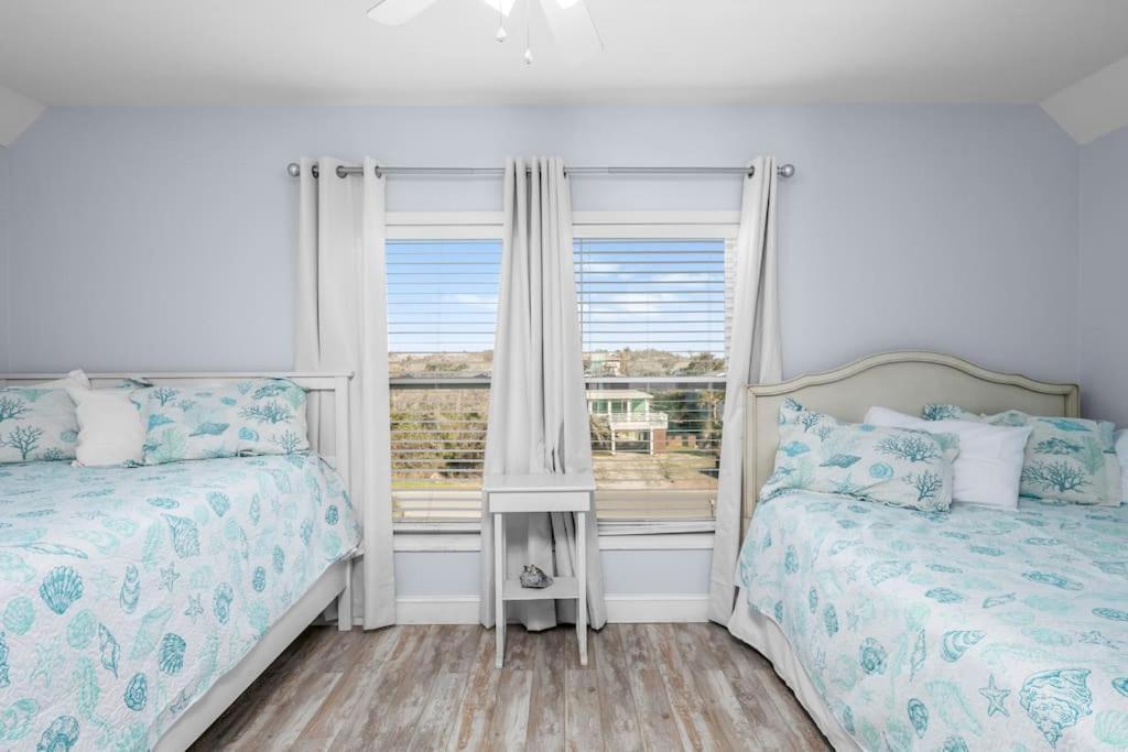 Pool Haven Ocean View Villa Oak Island Bagian luar foto
