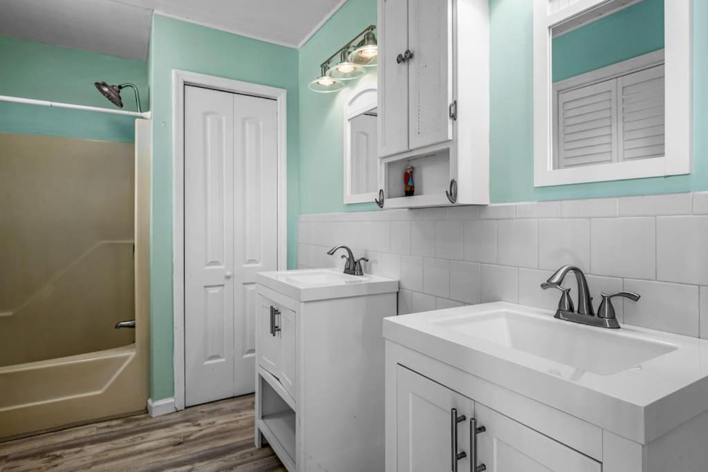 Pool Haven Ocean View Villa Oak Island Bagian luar foto